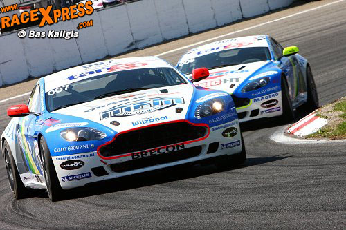 Aston Martins van Rhesus racing